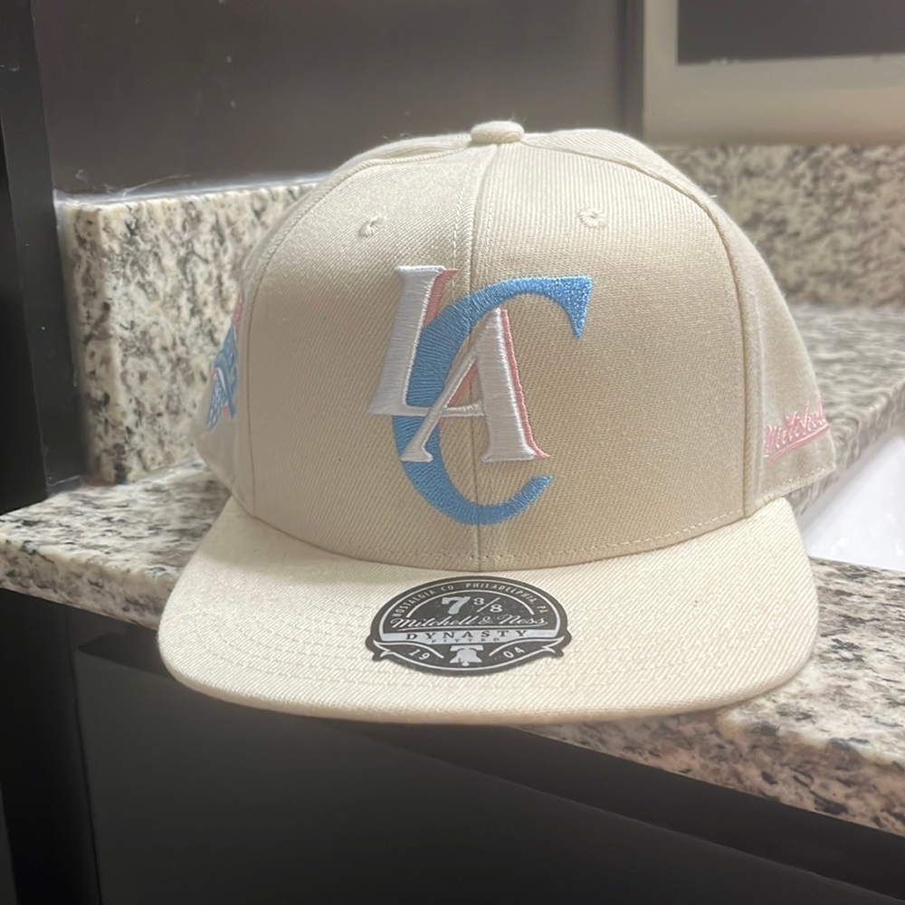 la fitted hat